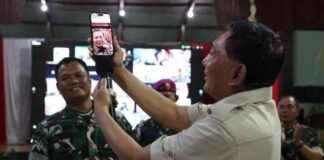 Video Call Menhan Sjafrie dengan Presiden Prabowo Rayakan Tahun Baru bersama Prajurit TNI di Papua video-call-menhan-sjafrie-dengan-presiden-prabowo-rayakan-tahun-baru-bersama-prajurit-tn-di-papua