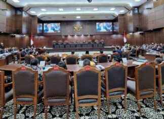 9 Hakim MK Dilaporkan ke MKMK atas Dugaan Pelanggaran Etik Sidang Sengketa Pilkada 2024 9-hakim-mk-dilaporkan-ke-mkmk-atas-dugaan-pelanggaran-etik-sidang-sengketa-pilkada-2024