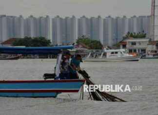 Exploring the Demolition Process of Tangerang’s Seawall exploring-the-demolition-process-of-tangerangs-seawall-republika-online