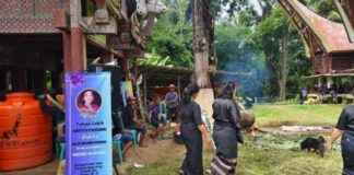 Funeral of Aulia Belinda, Former Flight Attendant Victim of Glodok Plaza Fire, Family Embraces Coffin – funeral-of-aulia-belinda-former-flight-attendant-victim-of-glodok-plaza-fire-family-embraces-coffin-tribunnews