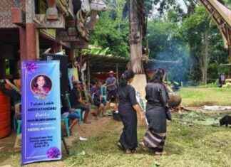 Funeral of Aulia Belinda, Former Flight Attendant Victim of Glodok Plaza Fire, Family Embraces Coffin – funeral-of-aulia-belinda-former-flight-attendant-victim-of-glodok-plaza-fire-family-embraces-coffin-tribunnews