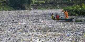 Overflowing 19-Ton Trash Pile in Sungai Citarum River | Republika Online overflowing-19-ton-trash-pile-in-sungai-citarum-river-republika-online