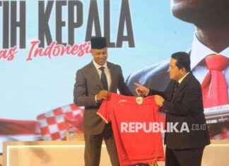 Patrick Kluivert Dikenalkan Sebagai Pelatih Timnas Indonesia – Republika Online patrick-kluivert-dikenalkan-sebagai-pelatih-timnas-ndonesia-republika-online