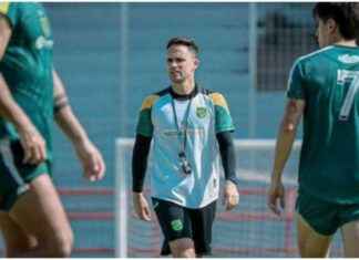 Paul Munster Berharap Kembalikan Marwah Persebaya di GBT: Kalah Dua Kali Beruntun paul-munster-berharap-kembalikan-marwah-persebaya-di-gbt-kalah-dua-kali-beruntun