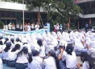 Siswi SMA di Cianjur Viral Antre Tes Kehamilan: Orang Tua Setuju? – siswi-sma-di-cianjur-viral-antre-tes-kehamilan-orang-tua-setuju-tribunnewscom