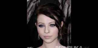 Michelle Trachtenberg’s Death After Liver Transplant: Suspected Complications michelle-trachtenbergs-death-after-liver-transplant-suspected-complications