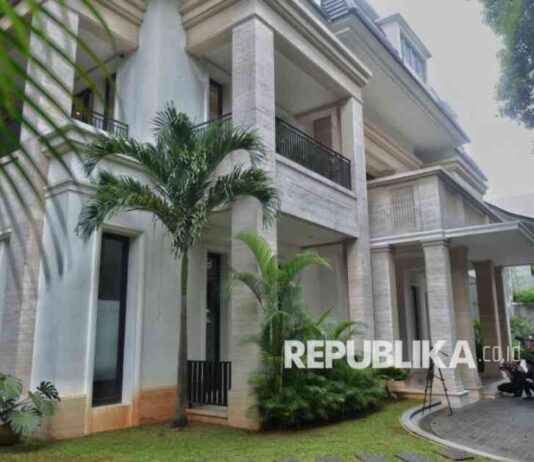 Investigation Reveals Three Private Brokers Operating from M Riza Chalid’s Home nvestigation-reveals-three-private-brokers-operating-from-m-riza-chalids-home