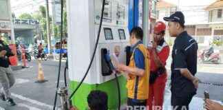 Police Warn of Fake Pertamax at Busy Gas Stations police-warn-of-fake-pertamax-at-busy-gas-stations