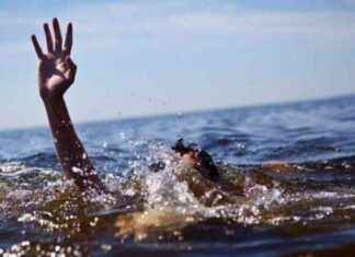 3-Year-Old Missing After Rubber Boat Capsizes in Tebet Jakarta 3-year-old-missing-after-rubber-boat-capsizes-in-tebet-jakarta