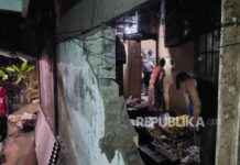 Homes in Cireundeu Traditional Village Damaged by Flash Floods homes-in-cireundeu-traditional-village-damaged-by-flash-floods