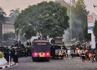 May Day Chaos in Semarang: Police Accuse Anarchist Group | Republika Online may-day-chaos-in-semarang-police-accuse-anarchist-group-republika-online